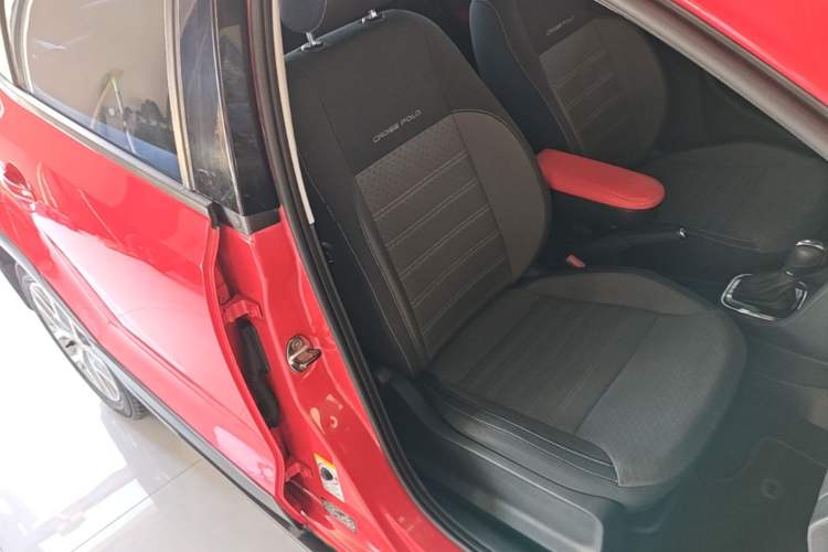 Used Volkswagen Polo 2014 1.6L Cross Polo Automatic Right Front Seat