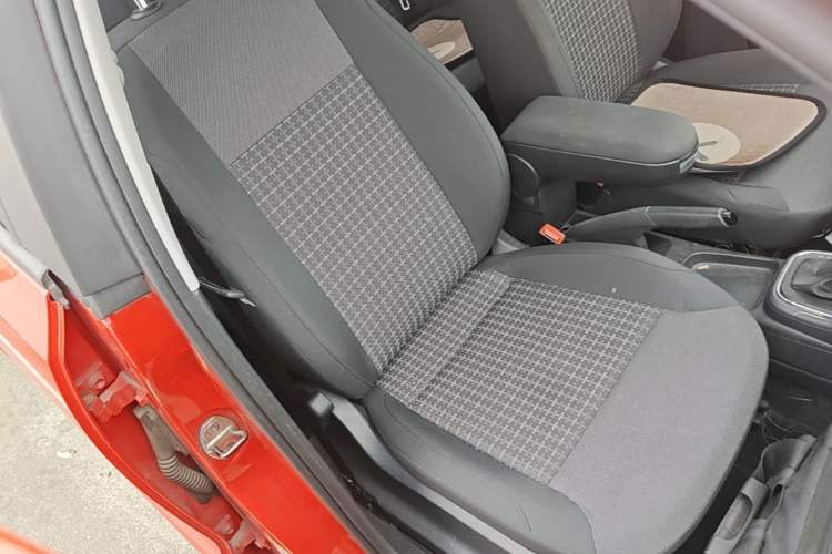 Used Volkswagen Polo 2014 1.6L Automatic Comfort Edition Right Front Seat
