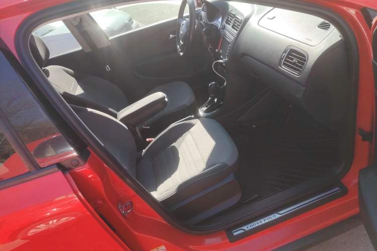 Used Volkswagen Polo 2014 1.6L Cross Polo Automatic Right Front Seat