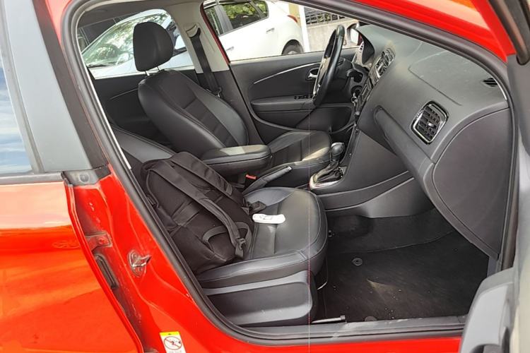 Used Volkswagen Polo 2014 1.6L Automatic Luxury Edition Right Front Seat
