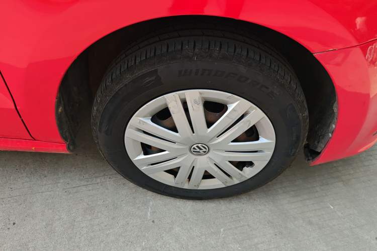 Used Volkswagen Polo 2014 1.4L Manual Fashion Edition Right Front Wheel Hub