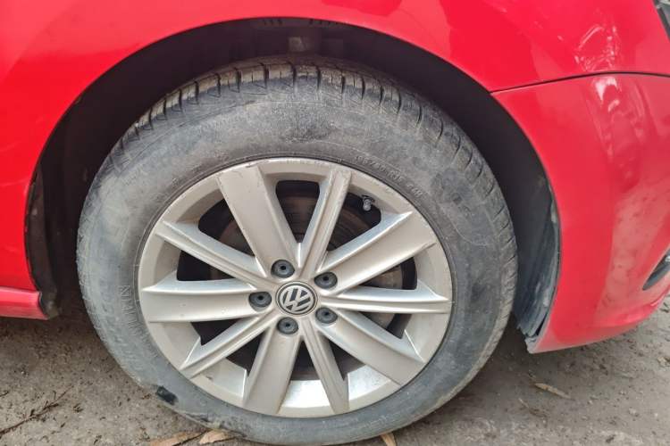 Used Volkswagen Polo 2014 1.6L Manual Comfort Edition Right Front Wheel Hub