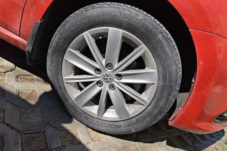 Used Volkswagen Polo 2014 1.6L Automatic Comfort Edition Right Front Wheel Hub