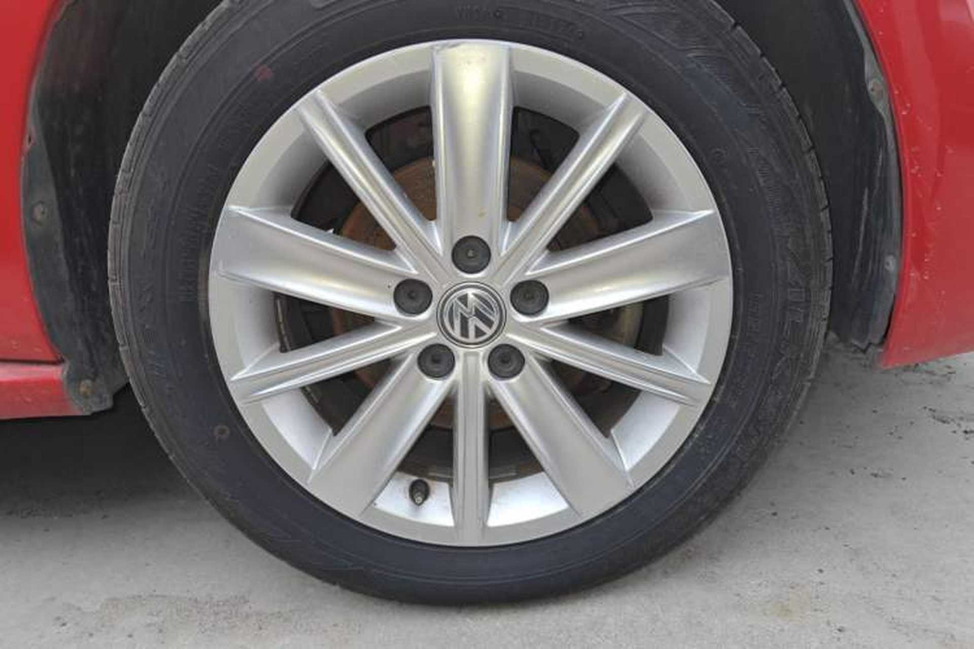 Used Volkswagen Polo 2014 1.6L Automatic Comfort Edition Right Front Wheel Hub