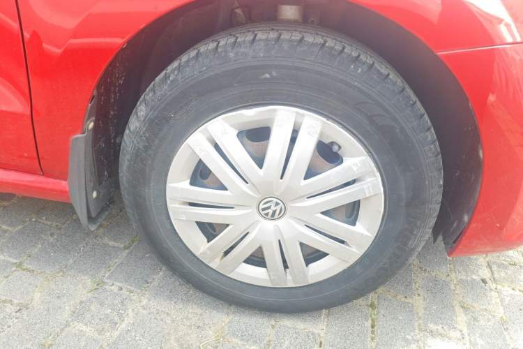 Used Volkswagen Polo 2014 1.4L Manual Fashion Edition Right Front Wheel Hub
