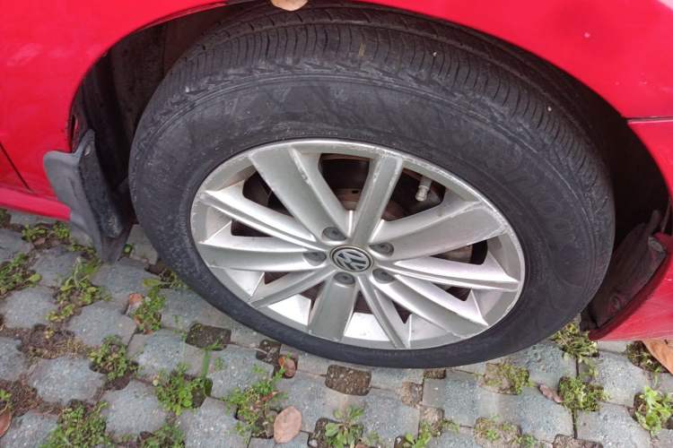 Used Volkswagen Polo 2014 1.4L Manual Comfort Edition Right Front Wheel Hub