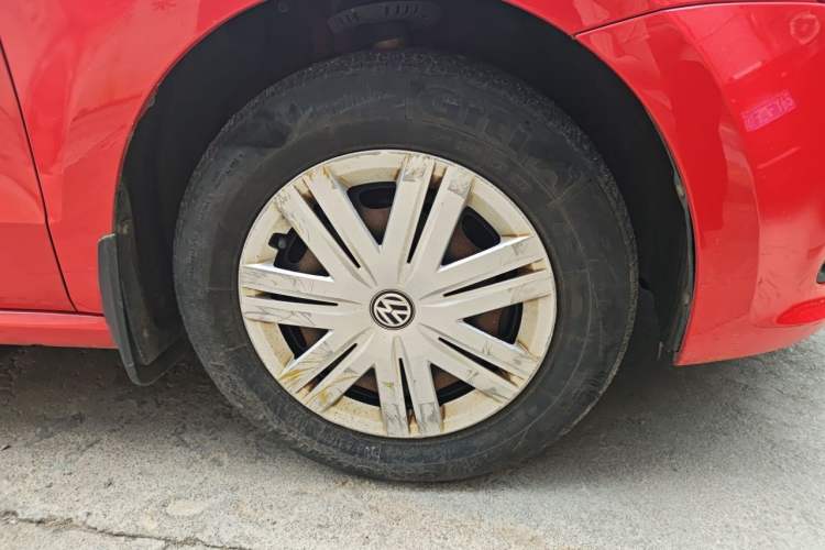 Used Volkswagen Polo 2014 1.4L Manual Fashion Edition Right Front Wheel Hub