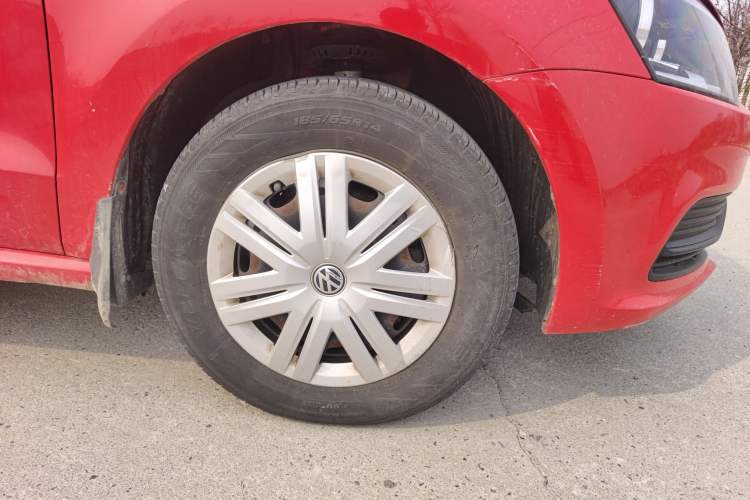 Used Volkswagen Polo 2014 1.4L Manual Fashion Edition Right Front Wheel Hub