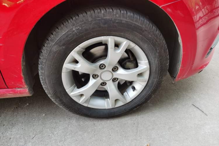 Used Volkswagen Polo 2014 1.4L Manual Fashion Edition Right Front Wheel Hub