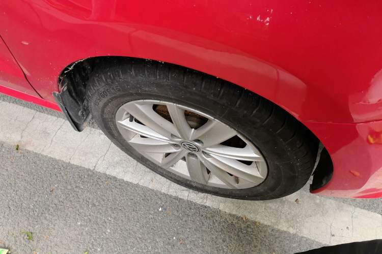 Used Volkswagen Polo 2014 1.6L Automatic Comfort Edition Right Front Wheel Hub