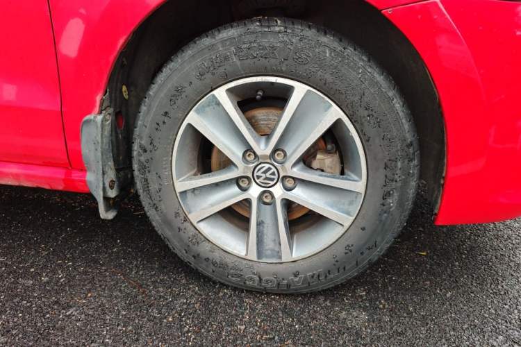 Used Volkswagen Polo 2014 1.4L Manual Fashion Edition Right Front Wheel Hub