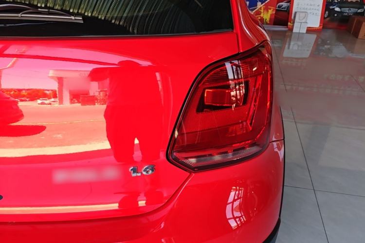 Used Volkswagen Polo 2014 1.6L Cross Polo Automatic Right Rear Taillight