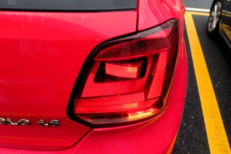 Used Volkswagen Polo 2014 1.6L Cross Polo Automatic Right Rear Taillight