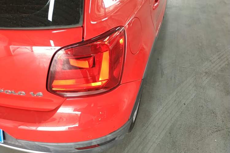 Used Volkswagen Polo 2014 1.6L Cross Polo Automatic Right Rear Taillight