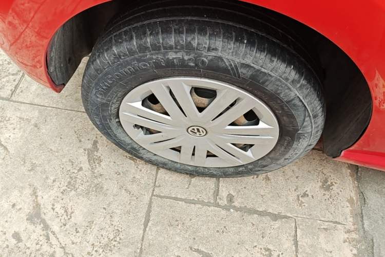 Used Volkswagen Polo 2014 1.4L Manual Fashion Edition Right Rear Wheel Hub