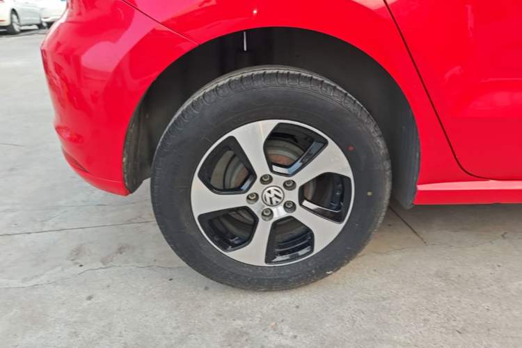 Used Volkswagen Polo 2014 1.4L Manual Fashion Edition Right Rear Wheel Hub