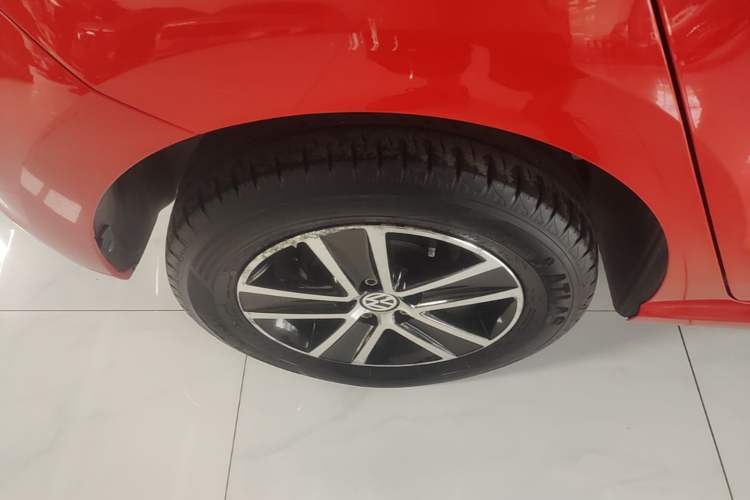 Used Volkswagen Polo 2014 1.4L Manual Fashion Edition Right Rear Wheel Hub