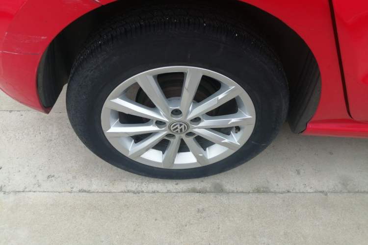 Used Volkswagen Polo 2014 1.6L Automatic Luxury Edition Right Rear Wheel Hub