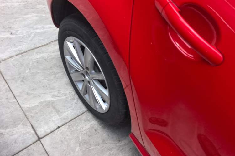 Used Volkswagen Polo 2014 1.6L Automatic Comfort Edition Right Rear Wheel Hub