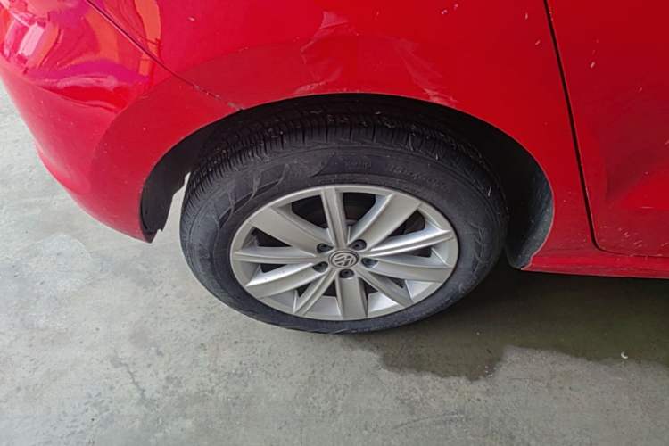 Used Volkswagen Polo 2014 1.6L Automatic Comfort Edition Right Rear Wheel Hub