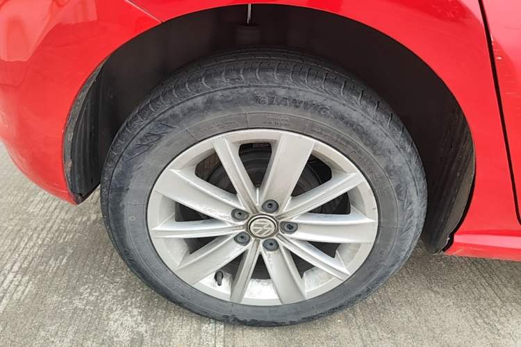 Used Volkswagen Polo 2014 1.4L Manual Comfort Edition Right Rear Wheel Hub
