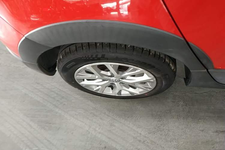 Used Volkswagen Polo 2014 1.6L Cross Polo Automatic Right Rear Wheel Hub