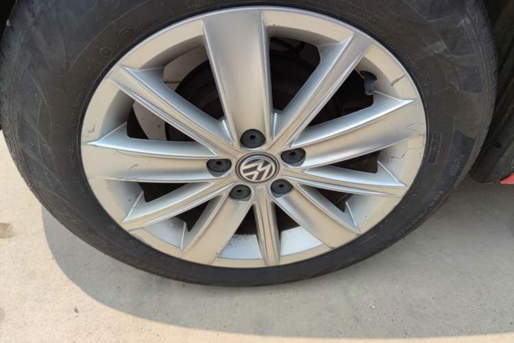 Used Volkswagen Polo 2014 1.6L Automatic Comfort Edition Right Rear Wheel Hub