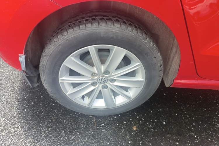 Used Volkswagen Polo 2014 1.6L Automatic Comfort Edition Right Rear Wheel Hub