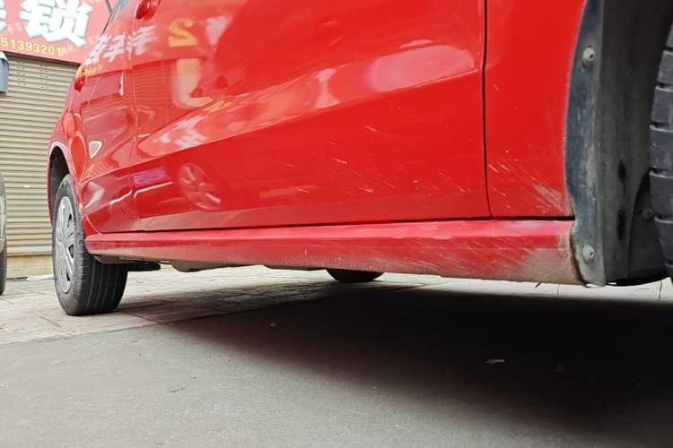 Used Volkswagen Polo 2014 1.4L Manual Fashion Edition Right Side Sill