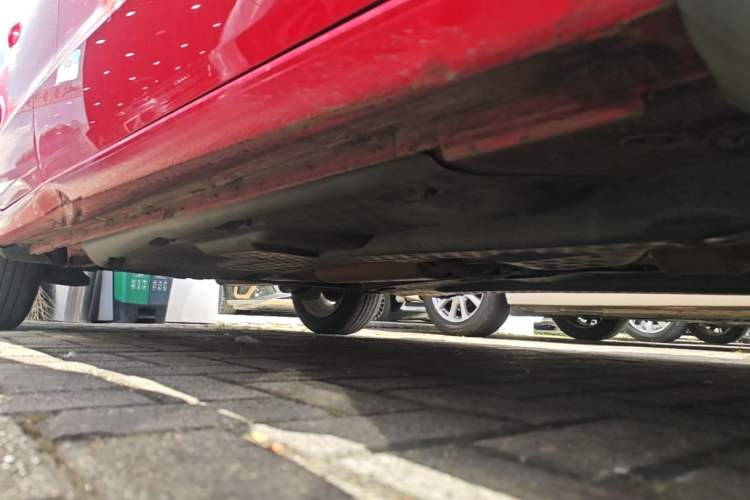 Used Volkswagen Polo 2014 1.6L Automatic Comfort Edition Right Side Sill