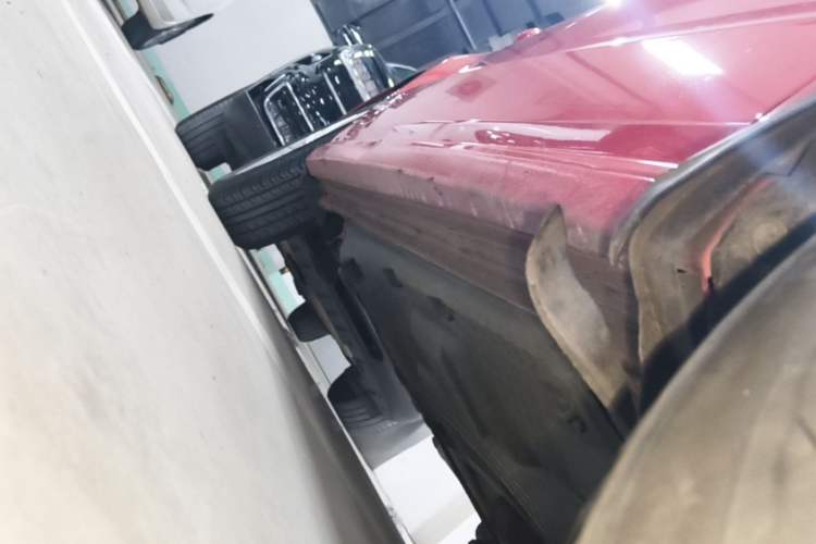 Used Volkswagen Polo 2014 1.6L Automatic Comfort Edition Right Side Sill