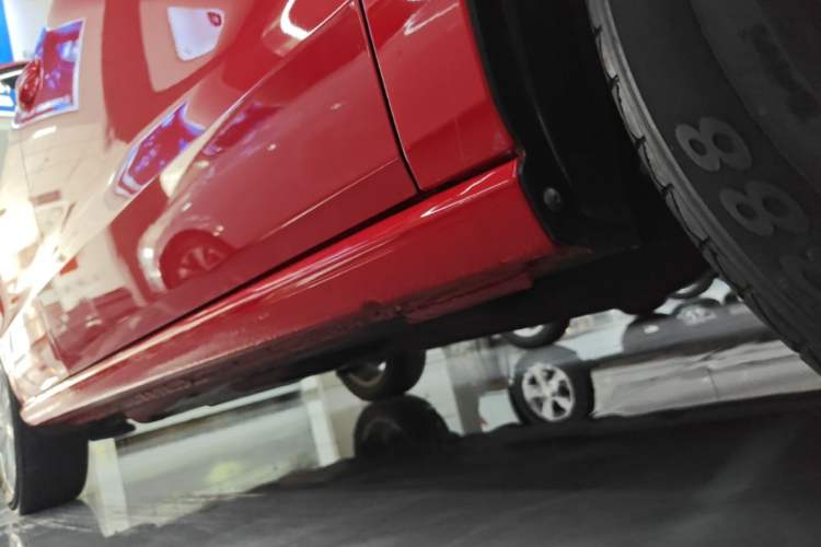 Used Volkswagen Polo 2014 1.6L Automatic Comfort Edition Right Side Sill