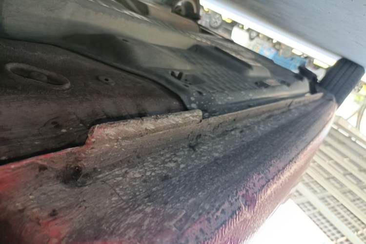 Used Volkswagen Polo 2014 1.6L Automatic Comfort Edition Right Side Sill
