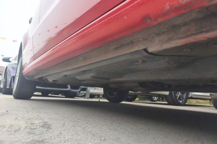 Used Volkswagen Polo 2014 1.6L Automatic Comfort Edition Right Side Sill
