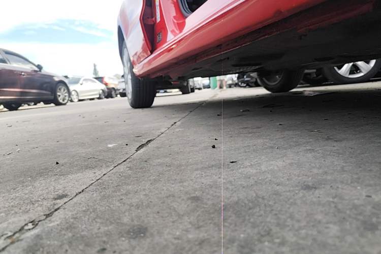 Used Volkswagen Polo 2014 1.6L Automatic Luxury Edition Right Side Sill