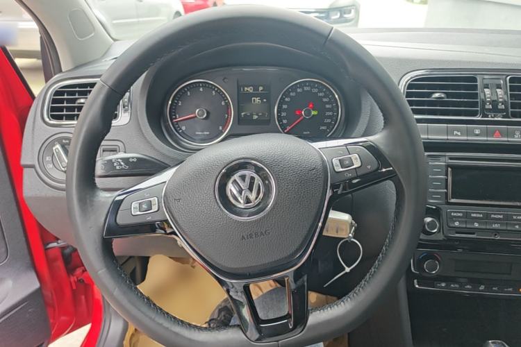 Used Volkswagen Polo 2014 1.6L Automatic Luxury Edition Steering Wheel