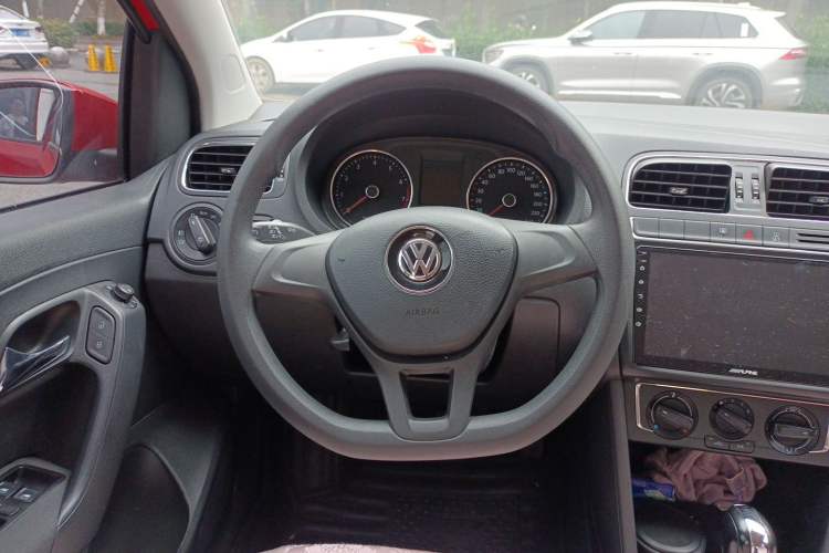 Used Volkswagen Polo 2014 1.6L Automatic Comfort Edition Steering Wheel