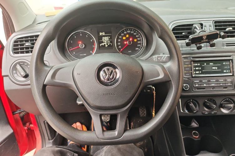 Used Volkswagen Polo 2014 1.6L Manual Comfort Edition Steering Wheel