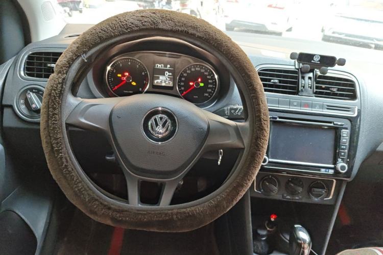 Used Volkswagen Polo 2014 1.4L Automatic Comfort Edition Steering Wheel
