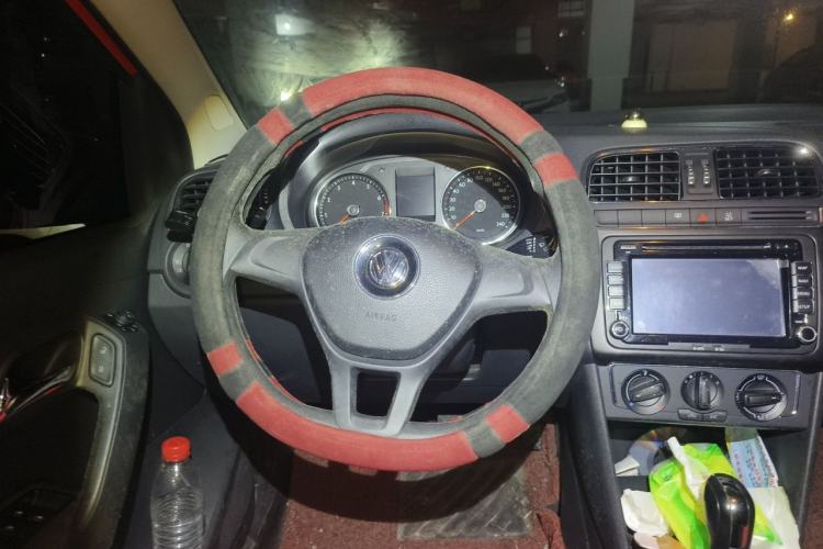 Used Volkswagen Polo 2014 1.4L Automatic Comfort Edition Steering Wheel