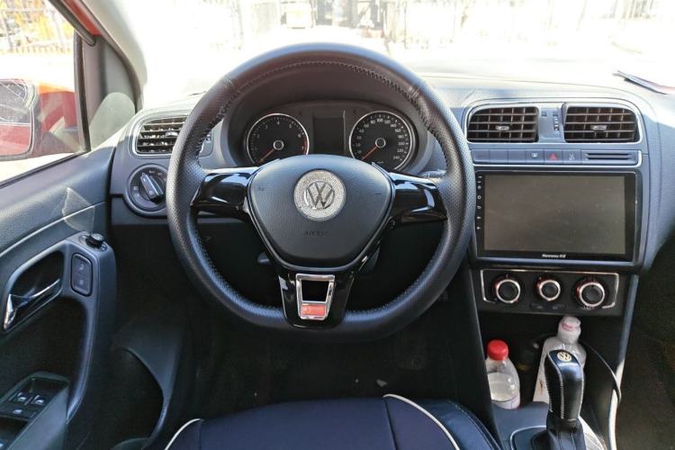 Used Volkswagen Polo 2014 1.6L Automatic Comfort Edition Steering Wheel