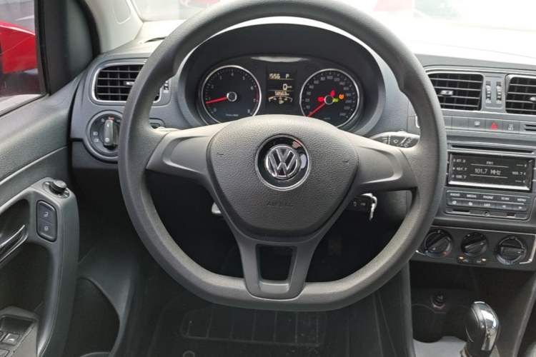 Used Volkswagen Polo 2014 1.4L Automatic Comfort Edition Steering Wheel