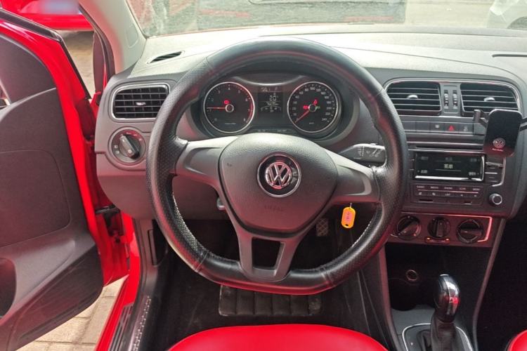 Used Volkswagen Polo 2014 1.6L Automatic Comfort Edition Steering Wheel