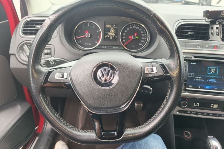 Used Volkswagen Polo 2014 1.6L Cross Polo Automatic Steering Wheel