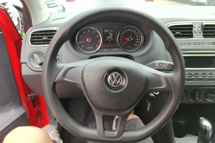 Used Volkswagen Polo 2014 1.4L Automatic Comfort Edition Steering Wheel