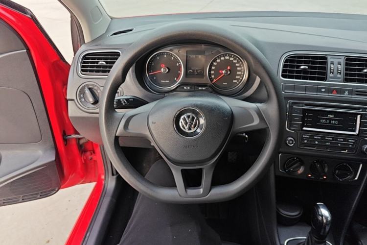 Used Volkswagen Polo 2014 1.6L Automatic Comfort Edition Steering Wheel