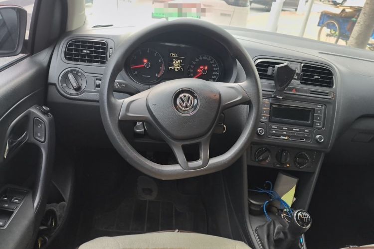 Used Volkswagen Polo 2014 1.4L Manual Fashion Edition Steering Wheel