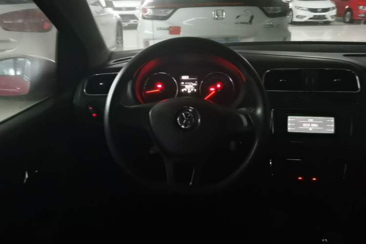 Used Volkswagen Polo 2014 1.6L Manual Comfort Edition Steering Wheel