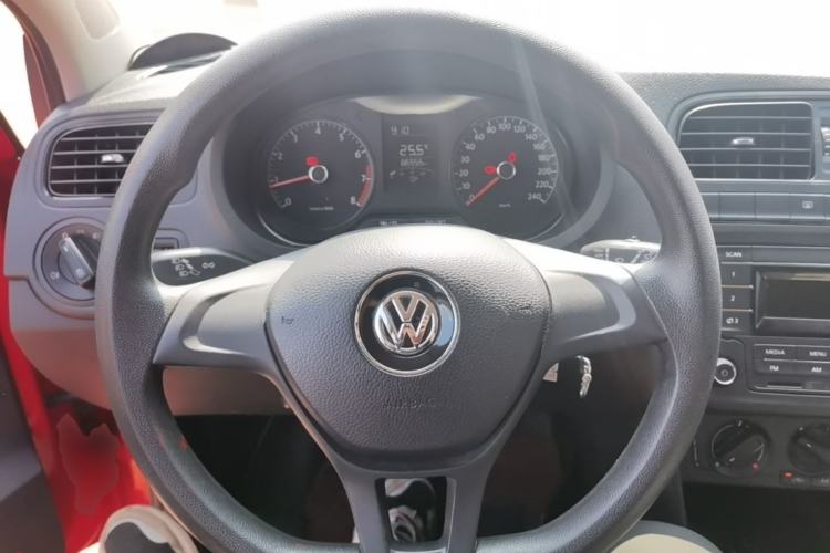 Used Volkswagen Polo 2014 1.4L Manual Fashion Edition Steering Wheel