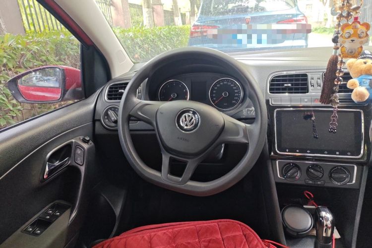 Used Volkswagen Polo 2014 1.6L Automatic Comfort Edition Steering Wheel